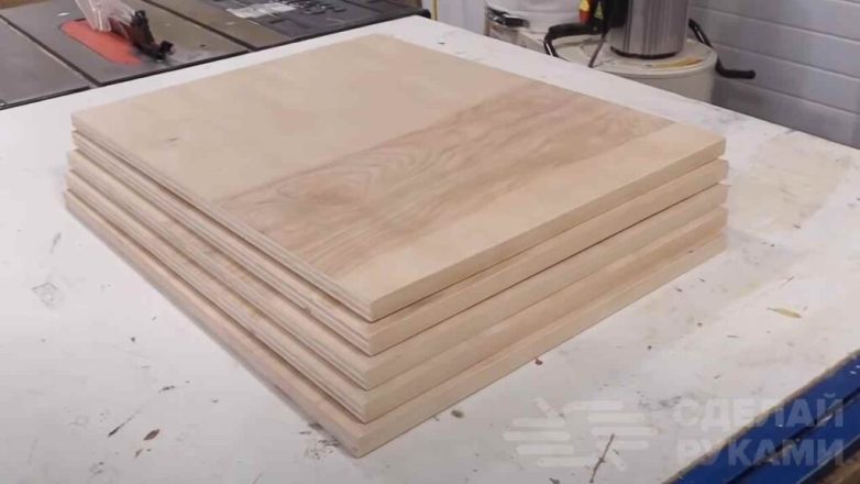 Тахта с выдвижными ящиками