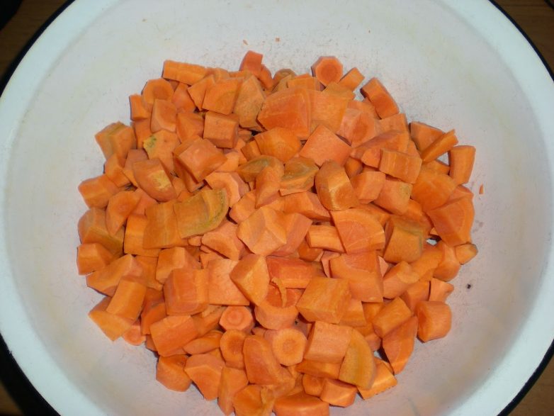 Творожные рогалики с морковными цукатами