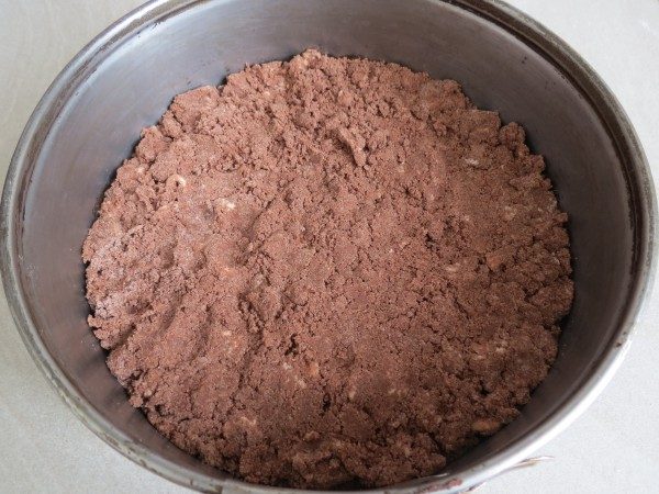 Рассыпчатый шоколадный торт