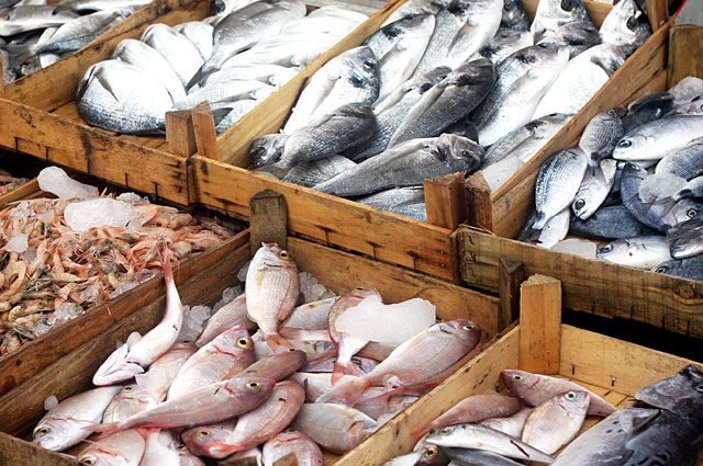 Как избежать обмана на рыбном рынке?