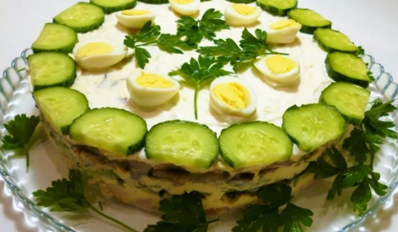 Салат-торт «Курочка Ряба»