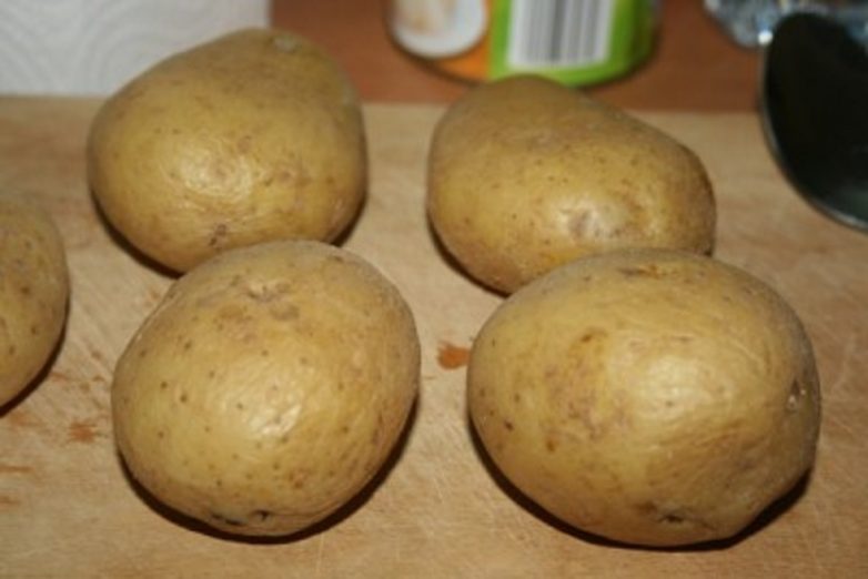 Мятая картошка в духовке по-португальски