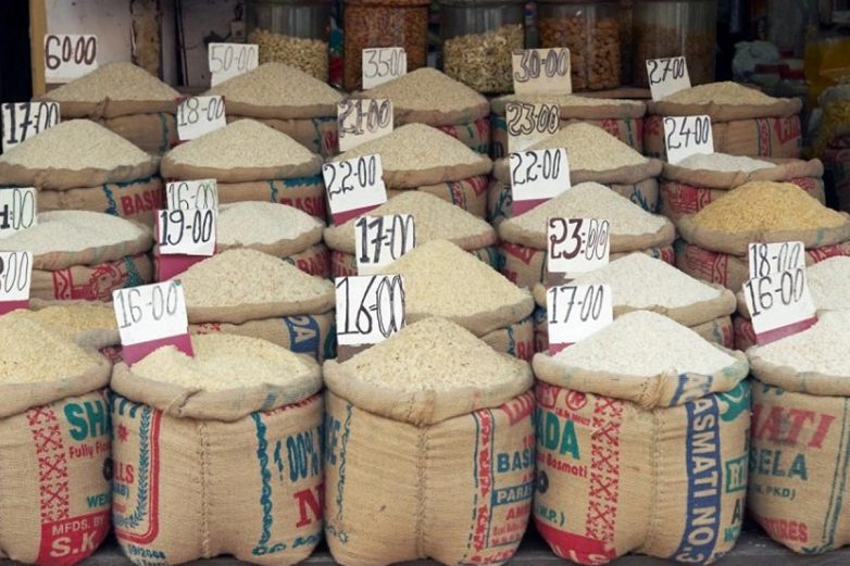 Нужно ли промывать рис для приготовления плова?
