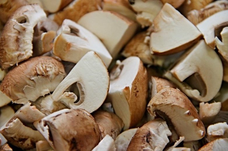 Постные чебуреки с грибами и картофелем