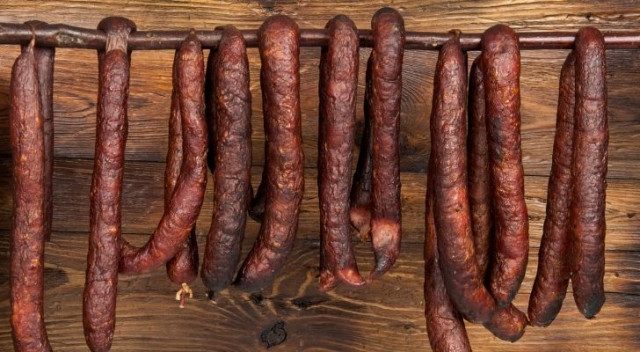 7 аппетитных фактов про колбасу, от которых так и текут слюнки