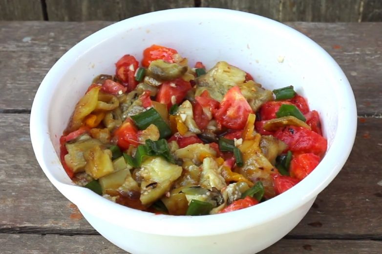 Армянский салат «Хоровац» из запечённых овощей