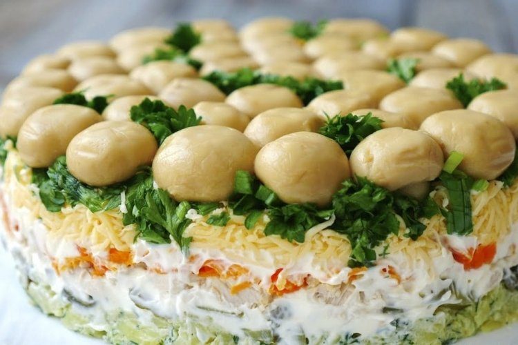 20 оригинальных слоеных салатов