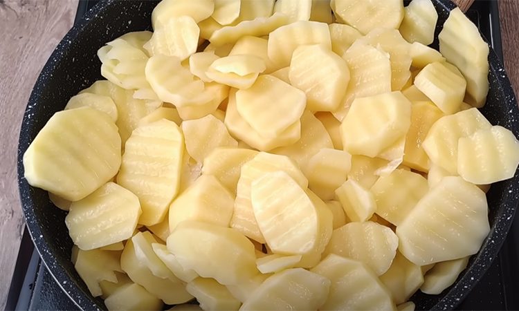 Картофельная запеканка с ветчиной и сыром