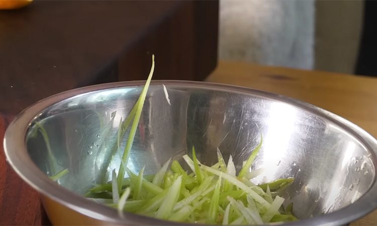 Показываем как сделать сельдерей вкусным