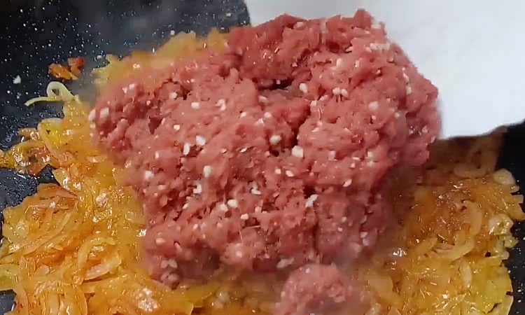 Легкое тесто, после них нет тяжести. Треугольники на кефире за 15 минут