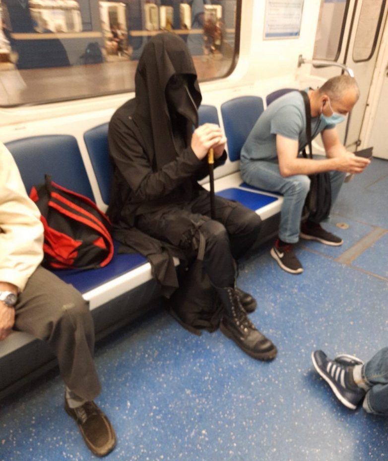 Блин, ну кого только ни увидишь в метро!