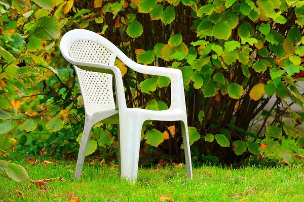 Советы для дачи: новая жизнь старых стульев