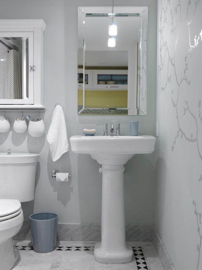 Крашеные стены в ванной: развенчиваем мифы!
