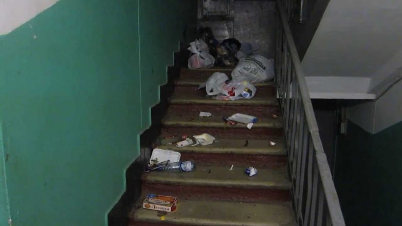 Совет: как отучить соседей выставлять мусор на лестницу