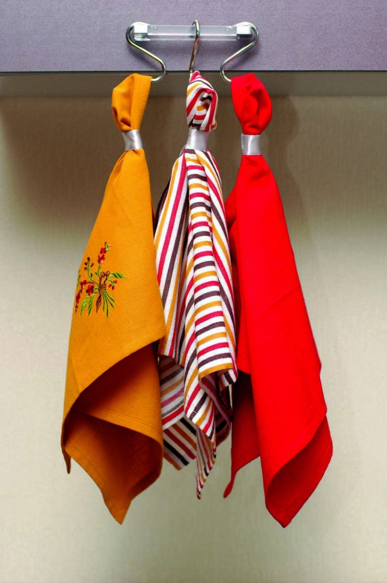 Как очистить застарелые пятна на кухонных полотенцах?