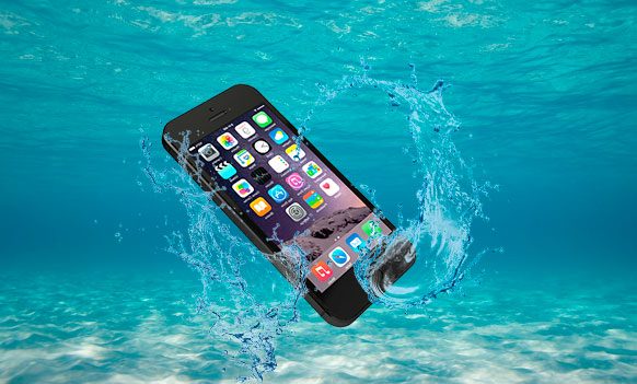 Что делать, если телефон упал в воду?