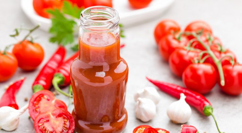 10 самых необычных способов использования кетчупа в быту