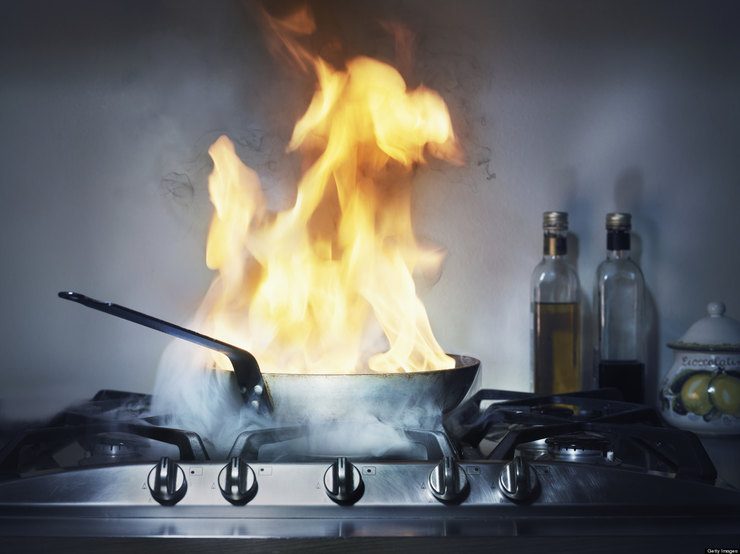 8 проверенных способов испортить антипригарное покрытие сковороды