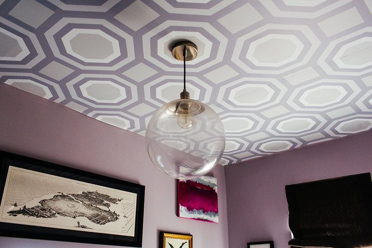 12 отличных идей поклейки обоев на потолок