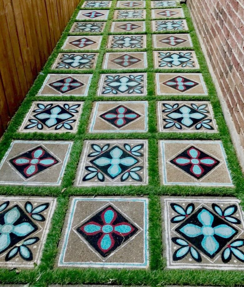 Оригинальный декор садовой дорожки из бетона