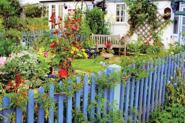 Сельский сад в русском стиле