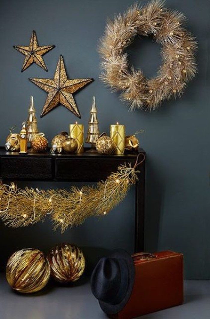 Элегантные идеи новогоднего декора в чёрном и золотом цветах