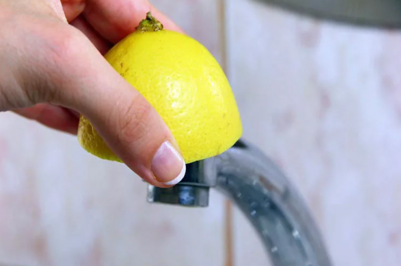 Как устранить неприятный запах в ванной комнате без освежителя воздуха