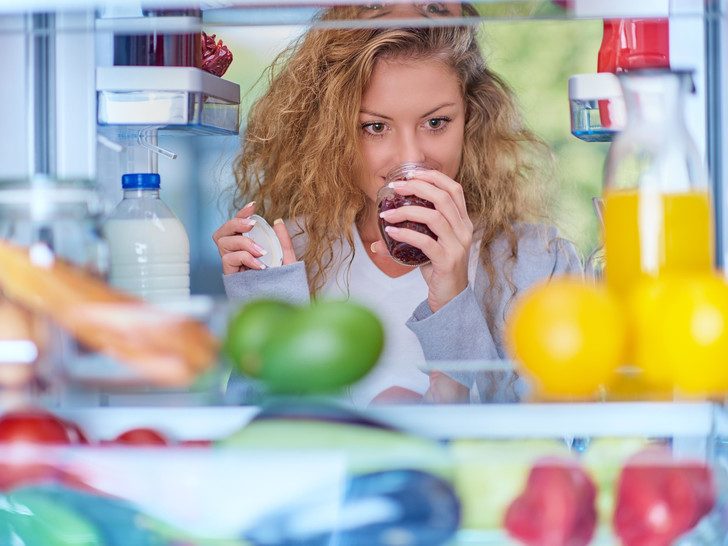 Как навсегда убрать неприятный запах из холодильника