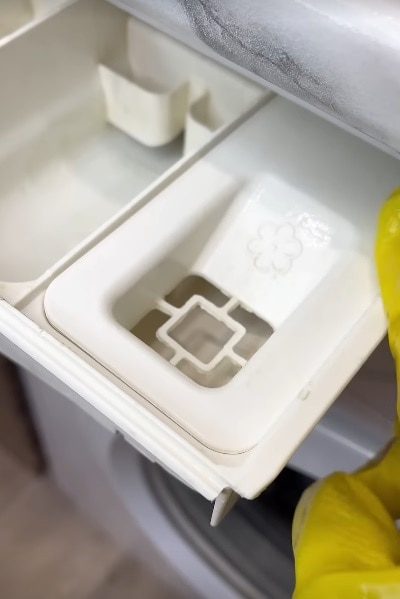 Зачем класть губку для мытья посуды в стиральную машину