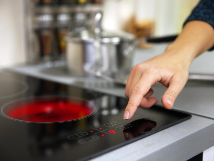 Как правильно жарить на сковороде, чтобы её не испортить