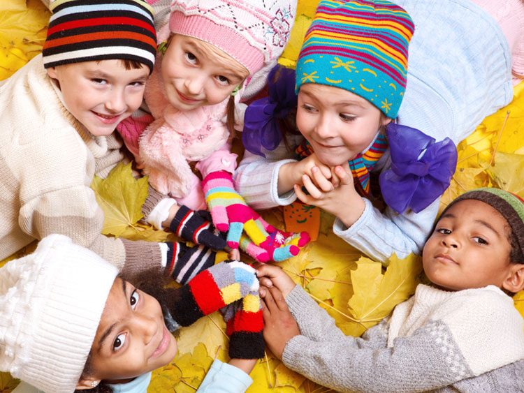«Осенние друзья»: шарфы, перчатки, шапки