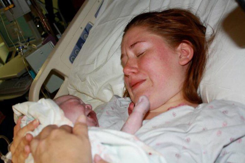 Эмоциональные фото первой встречи мам и их малышей