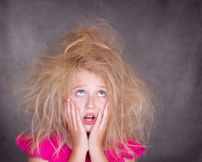 Зачем ребенок стрижёт себе волосы и стоит ли беспокоиться об этом