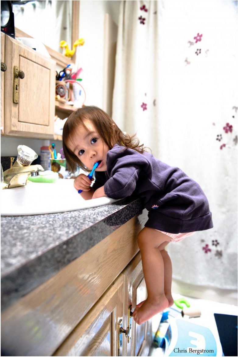 С какого возраста начинать чистить зубы ребенку?