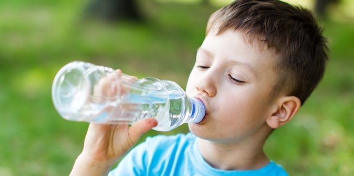 Как выбрать безопасную воду для ребенка?