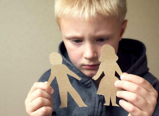 5 фраз, которые не стоит говорить ребенку при разводе родителей