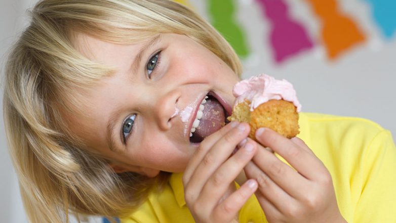 7 способов отучить ребенка от сладостей