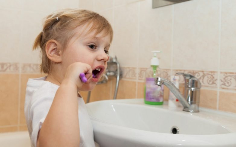 Почему оставлять детей один на один с зубной пастой - опасно?