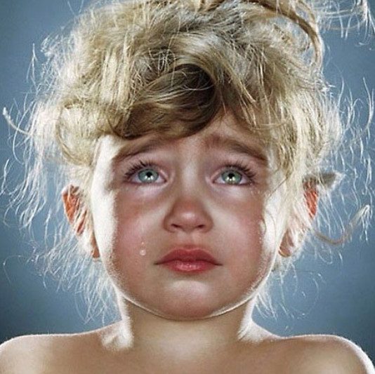 5 опасных фраз, которые нельзя говорить плачущему ребенку
