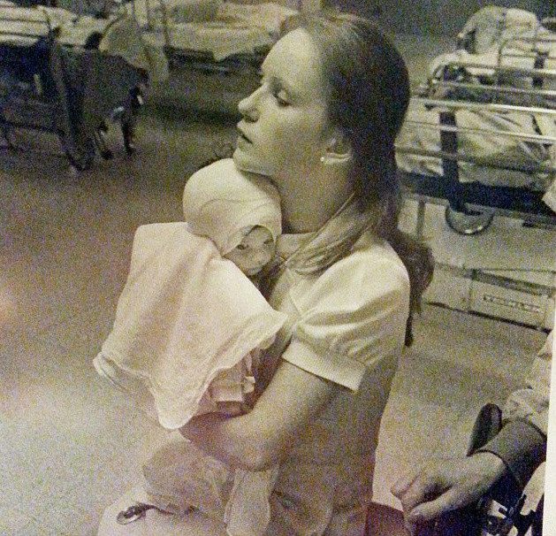 Женщина разыскала медсестру, спасшую ей жизнь 38 лет назад