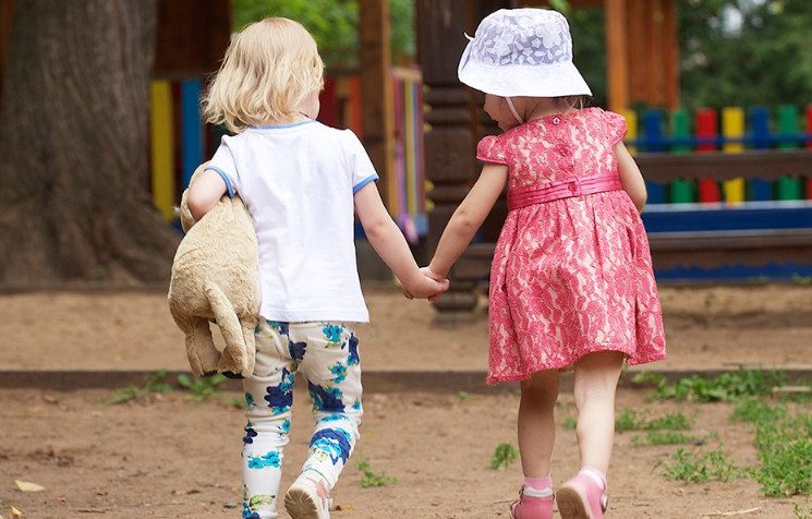 Как научить ребёнка дружить?