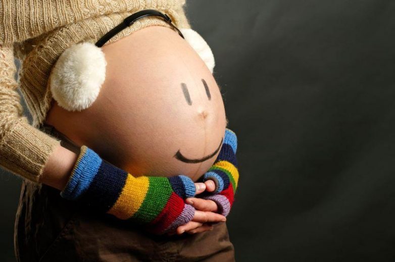 Откуда появляется темная полоска на животе во время беременности?