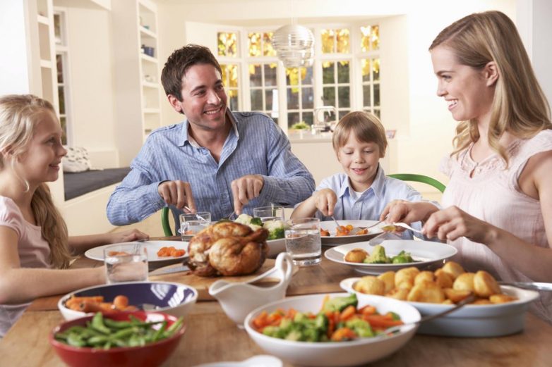 Почему не нужно заставлять ребенка доедать всю еду на тарелке?