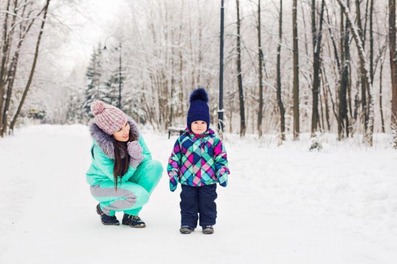 Как не замерзнуть на прогулке с ребёнком в морозную погоду