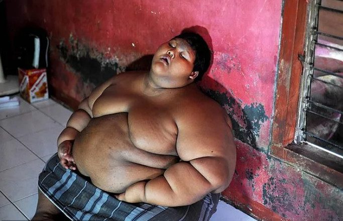 Самый толстый мальчик в мире, который весил 192 кг в 10-лет, сбросил больше 100 килограммов