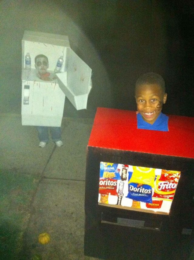 Дети зажигают на Хэллоуин