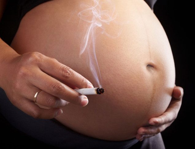 Названы последствия курения для будущих матерей и их детей