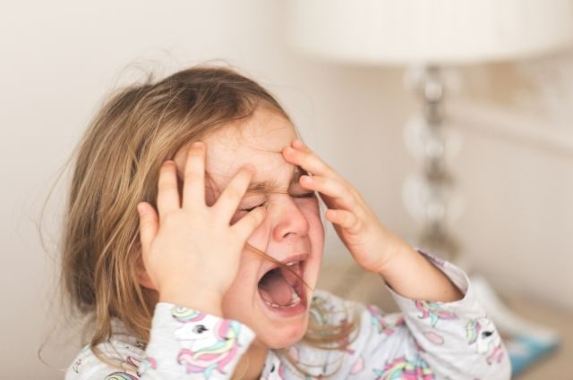 Что делать, если ребёнок часто закатывает истерики?