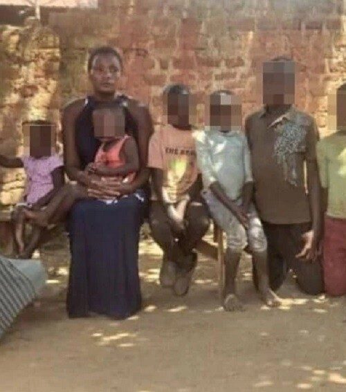Житель Уганды бросил семью после рождения 5-й пары близнецов