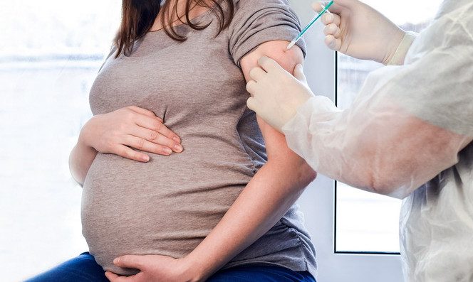 Вакцину от гриппа «Флю-М» разрешили для беременных и детей до 6 лет